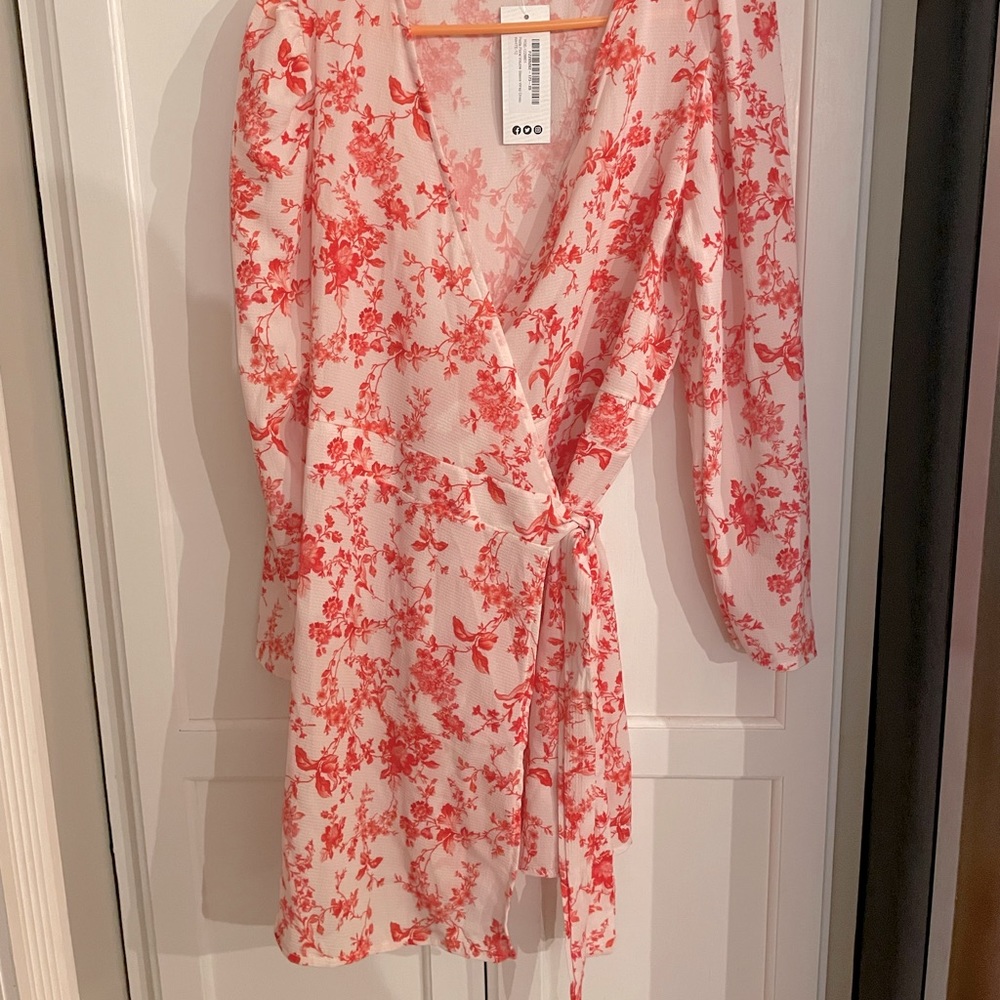 Pink floral wrap mini